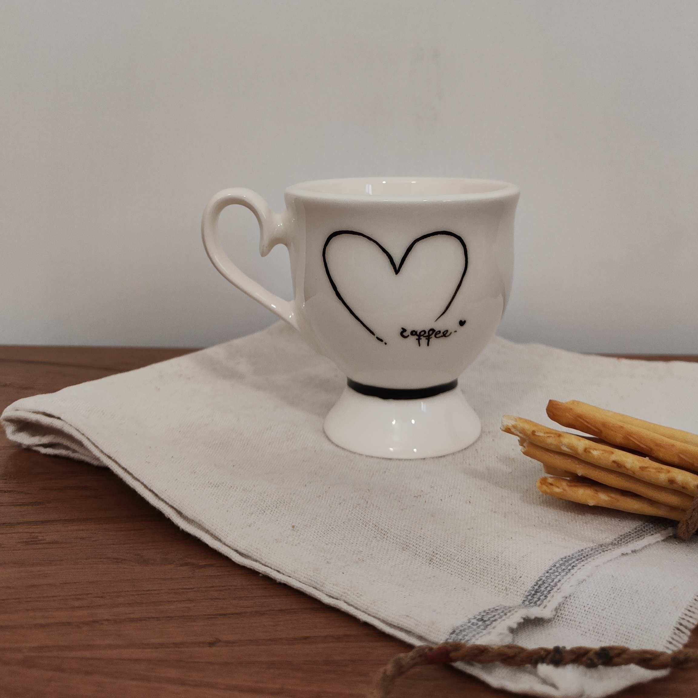 فنجان قلب مشکی