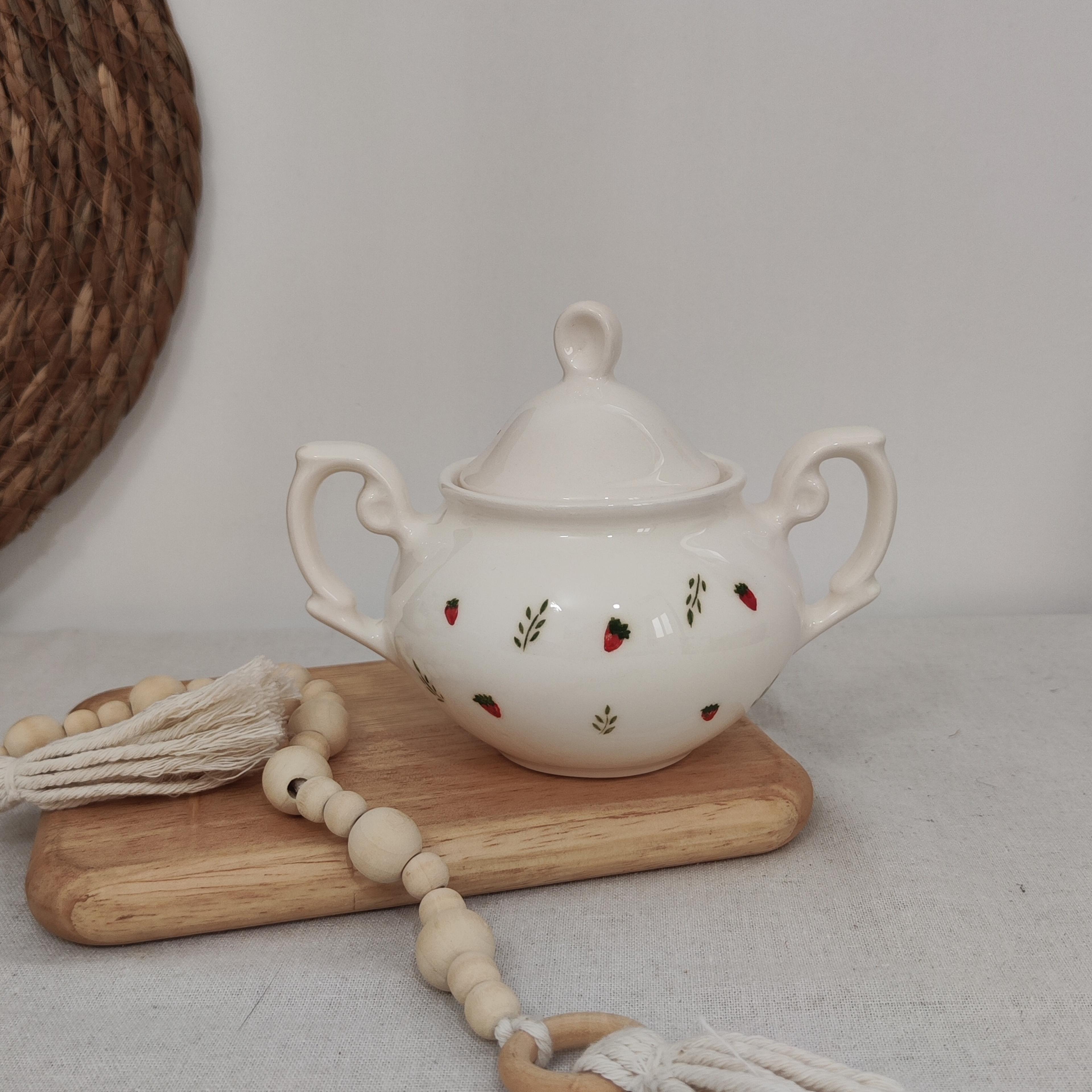 قندون توت فرنگی ۱۷۶