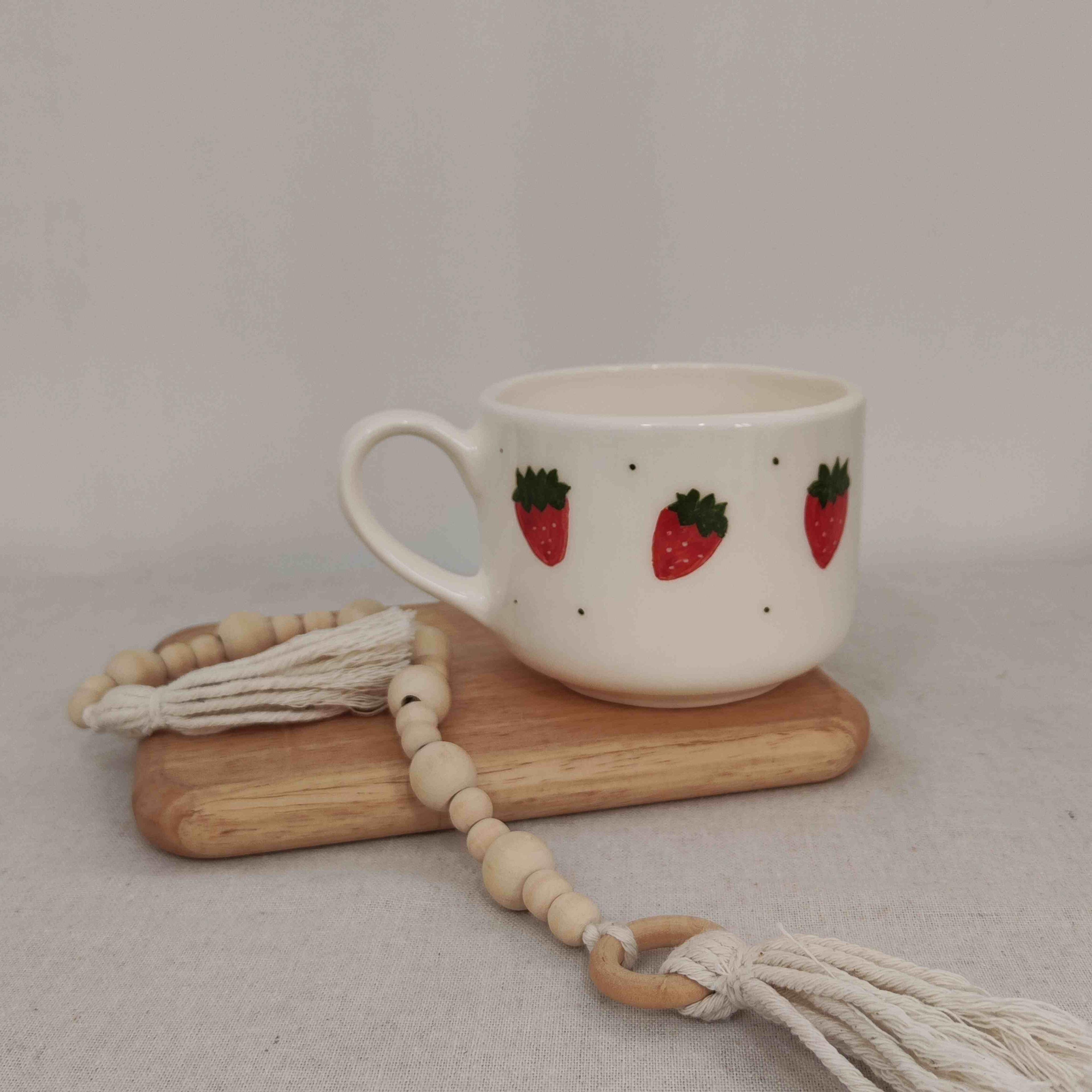 ماگ توت فرنگی کوتاه